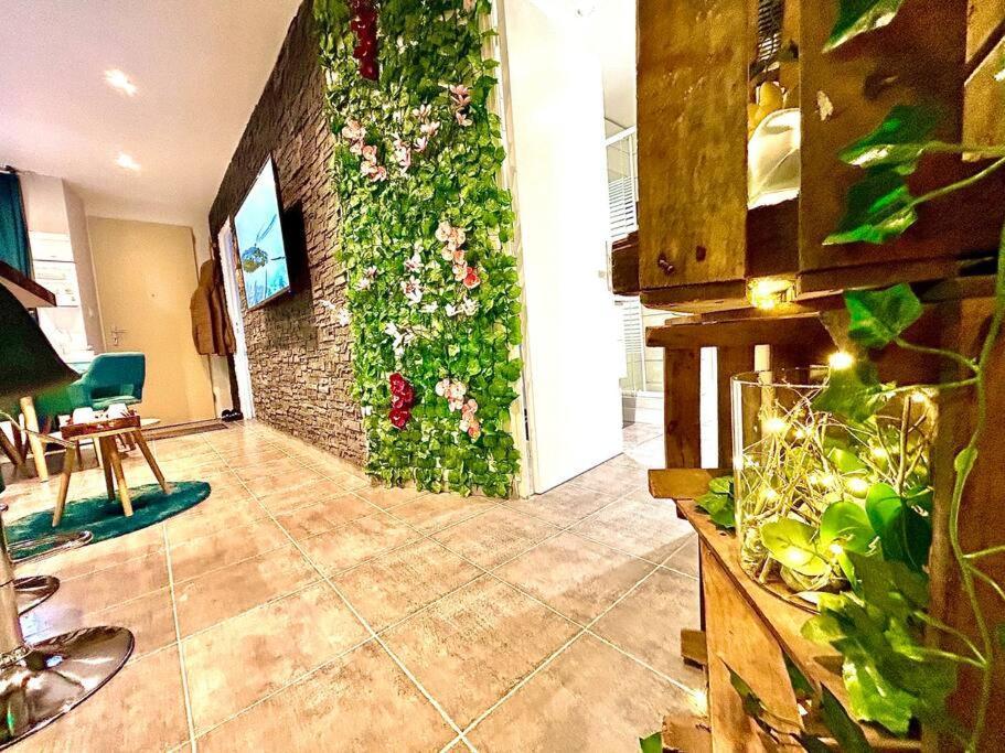 La Foret Enchantee, Centre Ville Pont-Sur-Yonne Екстер'єр фото